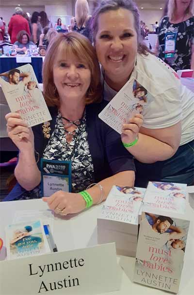 Lynnette Austin book signing event